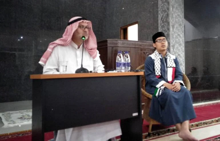 Syeikh Palestina Kunjungi Pare Sampaikan Kondisi Masjidil Aqsa dan Warganya