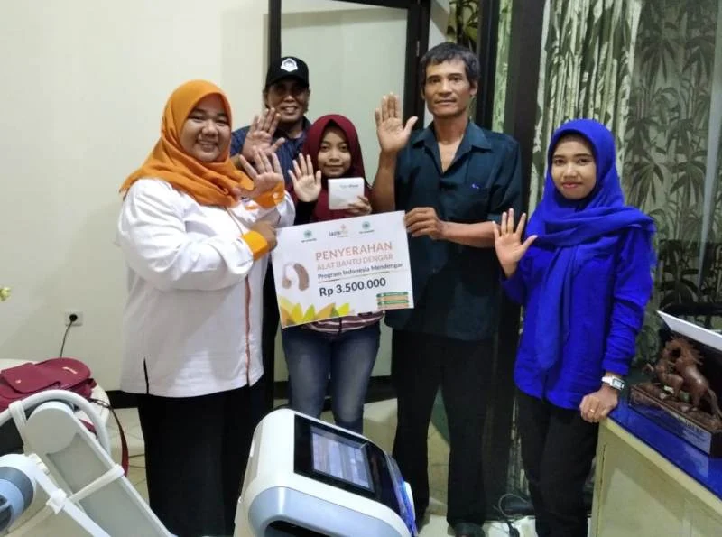 Lazismu Sumbang Alat Bantu Dengar untuk Pasien TBC Ini