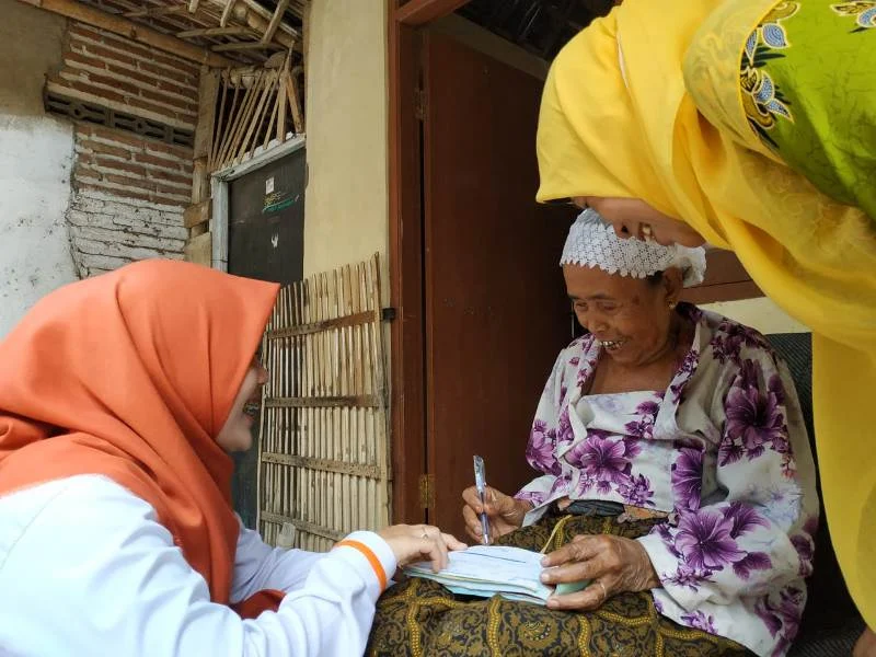 Lazismu-TB Care Aisyiyah Blusukan ke Kampung Kunjungi Pasien