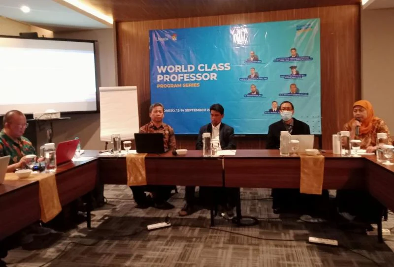 Teknik Elektro Umsida Gelar World Class Professor