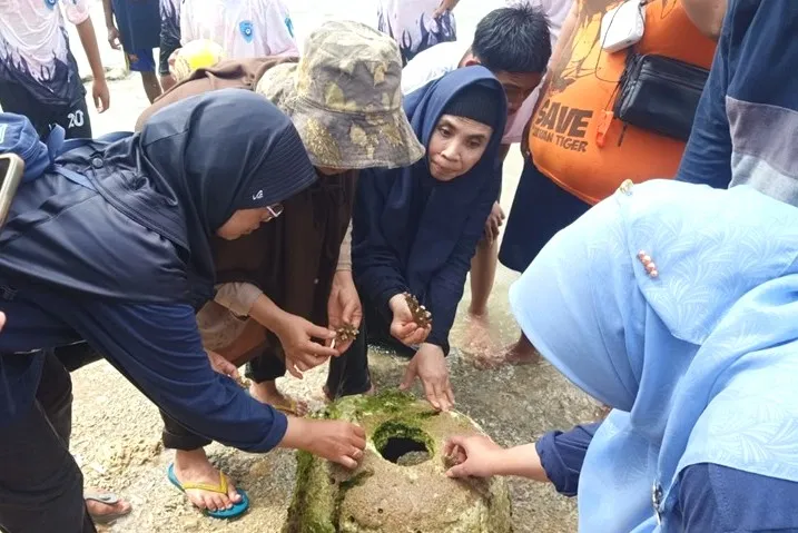 LLHPB PDA Kota Batu Tanam Terumbu Karang di Momen Milad ke-113 Muhammadiyah
