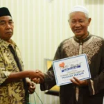 Marbot Masjid Ini Bersyukur Ada yang Memberinya THR