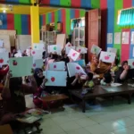 Parenting TK ABA 25, Orangtua Diajari Gambar Apel