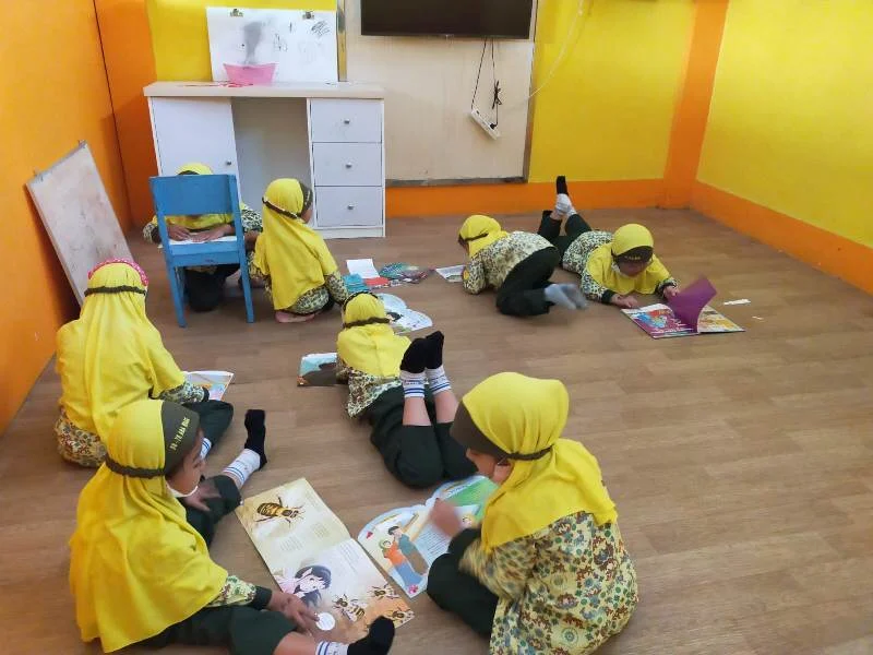 Program Sebaku TK ABA Wage Mengajari Murid Membaca Gambar