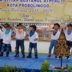 Pesona Anak Saleh Warnai Pentas Seni Anak-Anak Imut Ini