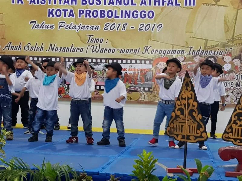 Pesona Anak Saleh Warnai Pentas Seni Anak-Anak Imut Ini