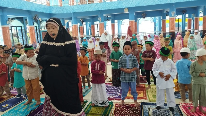 Ramadhan Ceria, Siswa KB Aisyiyah 03 dan TK Aisyiyah Golokan Praktik Ini