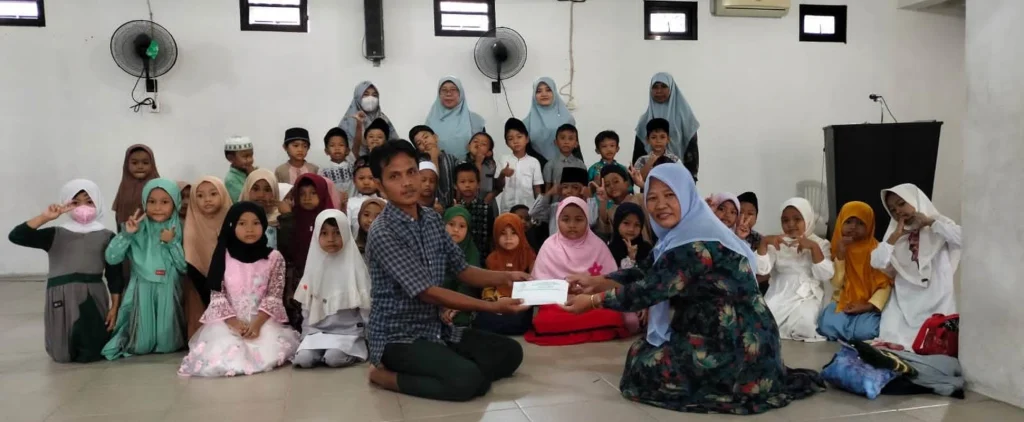 TK Aisyiyah 5 Bungah Tanamkan Pembiasaan Berderma dengan Kaleng Terbang