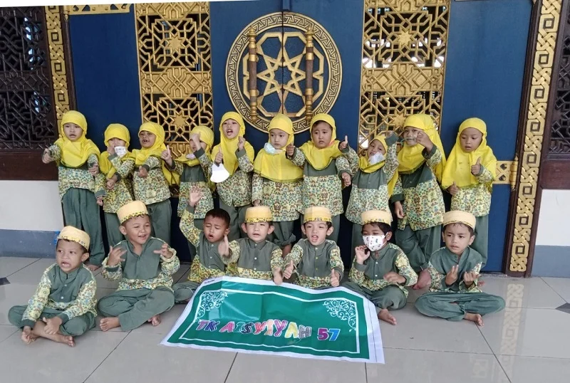 Siswa TK Aisyiyah 57 Surabaya Belajar di Masjid Al Akbar