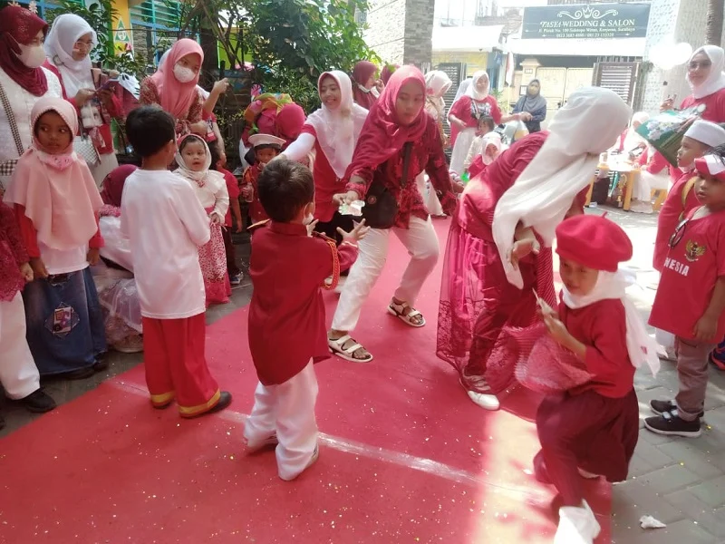 Asah Kekompakan, TK Aisyiyah 5 Surabaya Adakan Lomba Ini