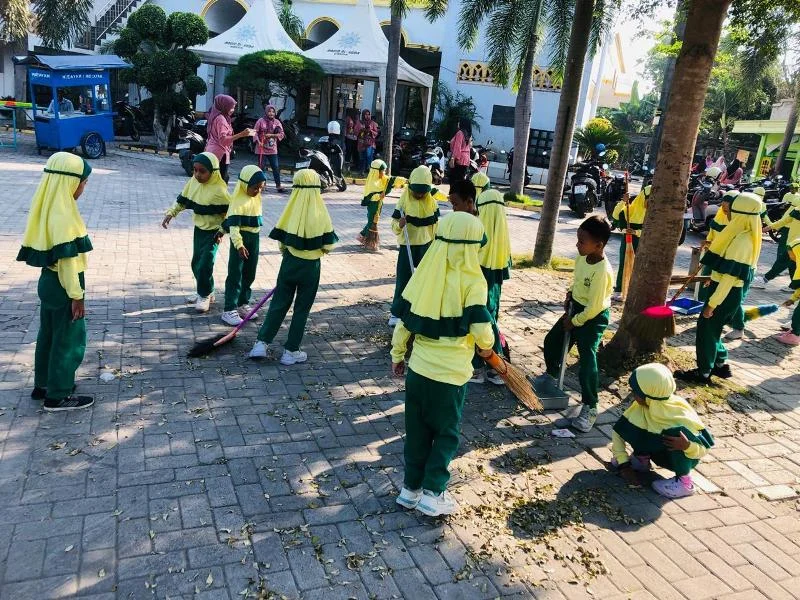 Gerakan Zero Waste Milad Aisyiyah Serentak di Gresik dan Surabaya