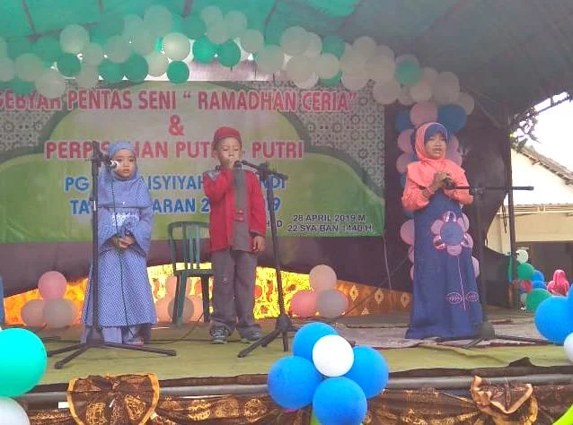 Dai Cilik Ini Nangis Dulu Sebelum Membuka Ceramah