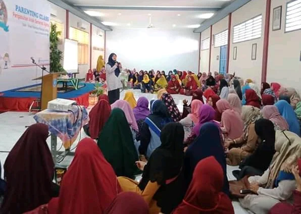 Generasi Alpa Dibahas dalam Parenting yang Diikuti Emak-Emak Ini