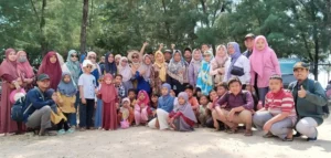 Santri TPA Aisyiyah dan Madin Muhammadiyah Ini Refresing di Pantai Semilir