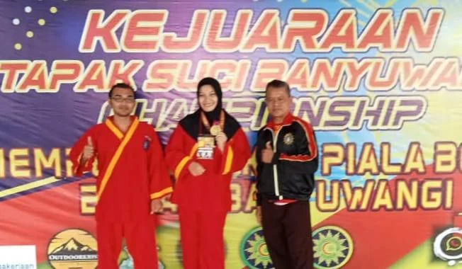 Siswi SMA Muha Juara 1 Silat