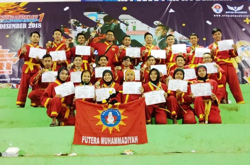 Delegasi Tapak Suci UMG Juara Umum Kejuaraan Silat Bandung Lautan Api
