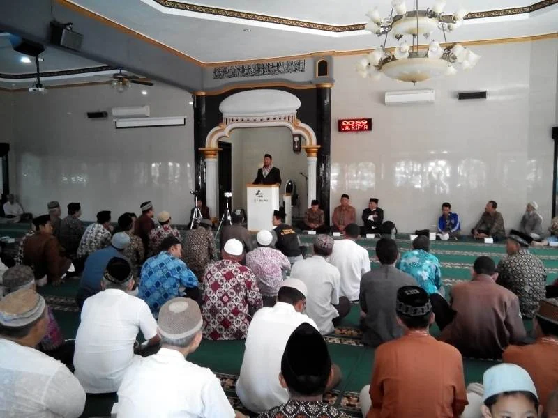 Dua Doa yang Terlarang Dibaca jika Politik Dilarang Dibicarakan di Masjid, Tepat Berkomunikasi Itu Penting