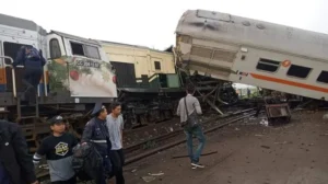 Tabrakan Kereta Api Turangga – Commuterline Bandung, Masinis dan Pramugara Meninggal