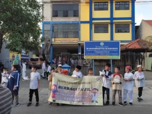 Murid MIM 28 Mencari Pahala Berbagi Takjil