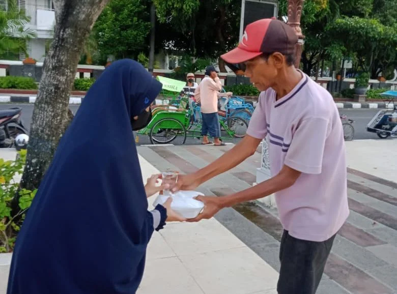 Takjil on the Road Pondok Al-Mizan