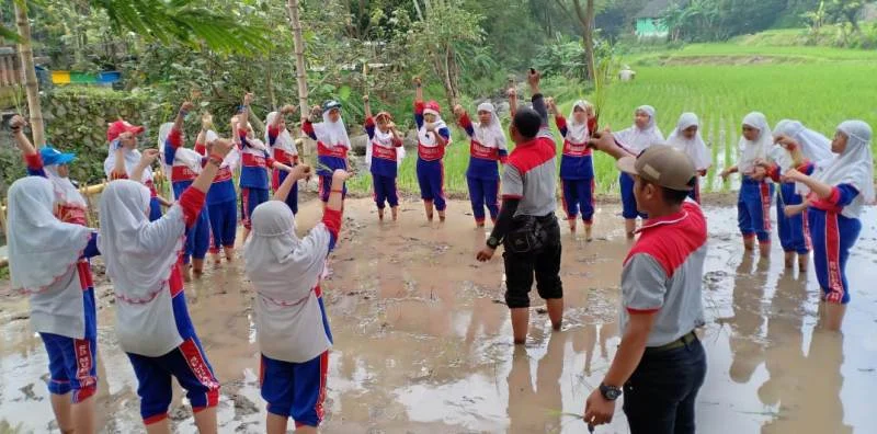 Diajak Tanam Padi, Anak Ini Ingin Jadi Menteri Pertanian