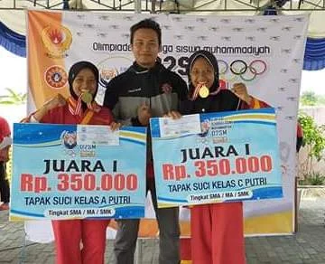 Dengan Teknik Serang Dulu, Dua Pesilat Ini Sabet Medali Emas