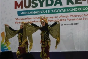 Tari Seblang Lukhito Siswa SMA Muhipo Buka Musyda Ponorogo