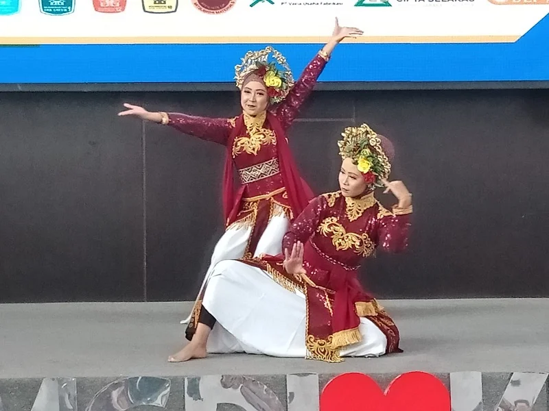 Tari Rupo Kembyang Buka Final dan Awarding FFU Ke-7