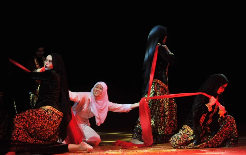 Pesugihan, Pentas Arena Teater Alif Smamda Pukau Penonton