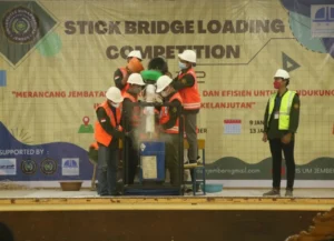 Kompetisi Stick Bridge Loading di UM Jember, Ini Pemenangnya