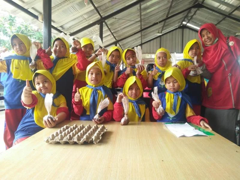 “Oohh Ternyata Mudah Banget Membuat Telur Asin”