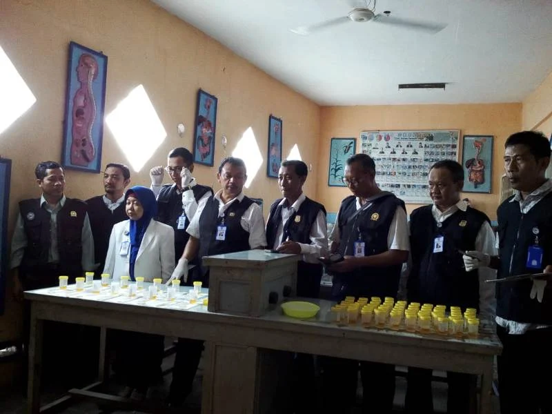 Deteksi Bahaya Narkoba Para Siswa Jalani Tes Urine
