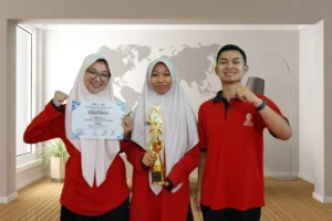 Ciptakan Sampo dari Kacang Tanah dan Kayu Manis, Siswa Smamda Sidoarjo Raih Juara Nasional