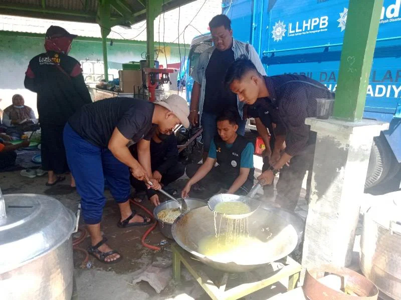 Dapur Umum Daerah Bencana, Ada Resep Rahasia yang Bikin Kangen