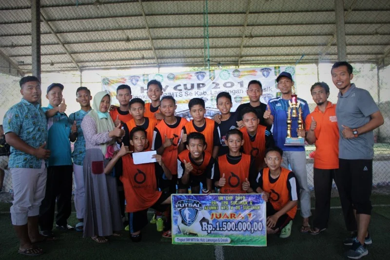 Tim Futsal SMPM 14 Paciran Juarai HW Cup Gresik-Lamongan