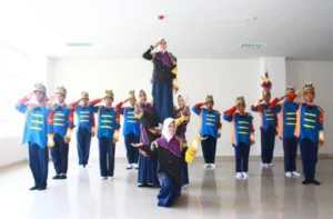 SMP Muhammadiyah 5 Surabaya Juarai Lomba Paskibraka Variasi Kreasi 2017