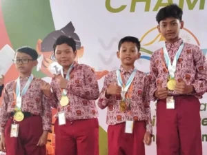 Tim Robotika SD Muhlas Rebut Dua Medali Emas Olympicad di Bandung