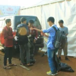 Sejak Pagi Tim Sapu Bersih Sampah Beraksi di Sekitar Stadion Bangkalan