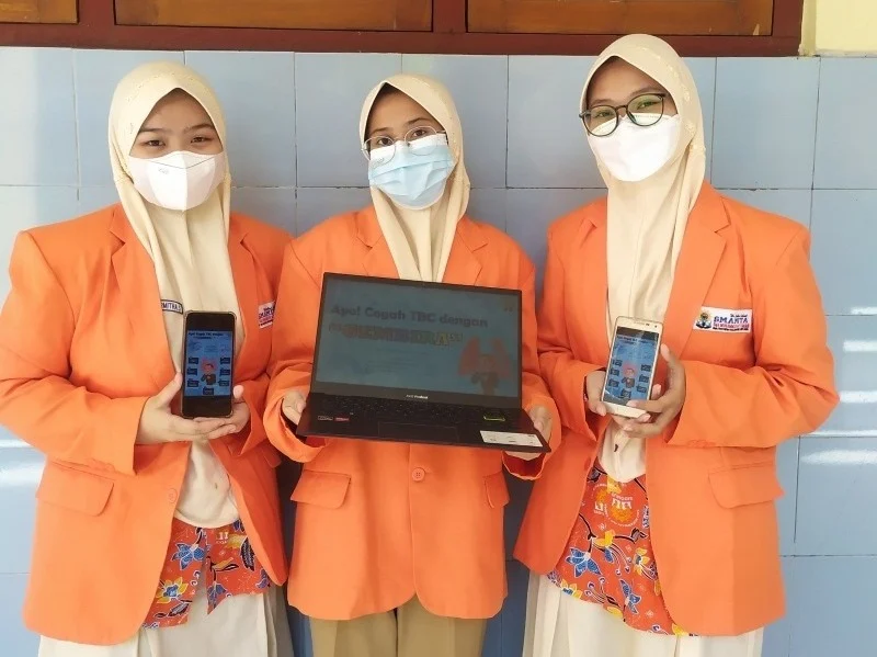 Murid Smamita Juara 2 Lomba Poster Kesehatan