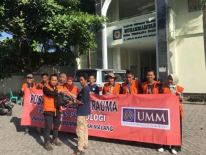 Tim Psikososial UMM Tiba di Lombok, Langsung Bertugas di Dusun Bawah Gunung Rinjani