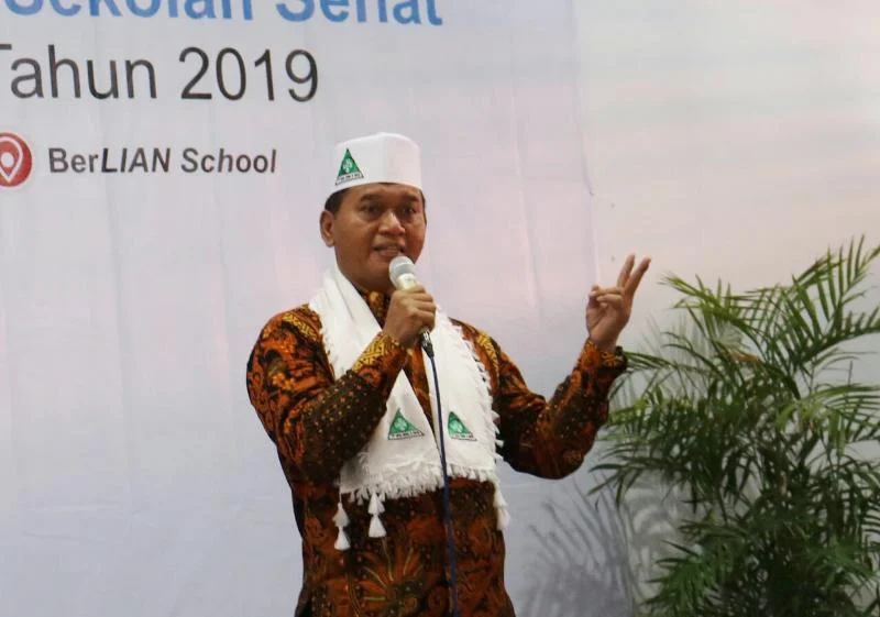 Juri Lomba Sekolah Sehat Datang Lontarkan Pantun Begini