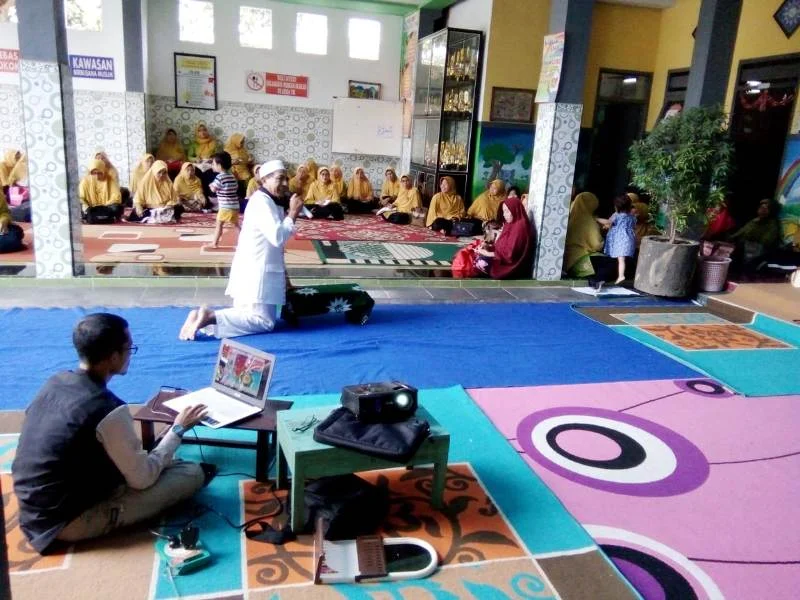 Tak Perlu ke Salon, Begini Caranya Pijat Totok Wajah Sendiri