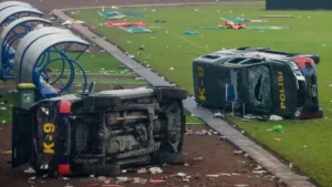 Sepakbola Biaya Tinggi, Miskin Prestasi