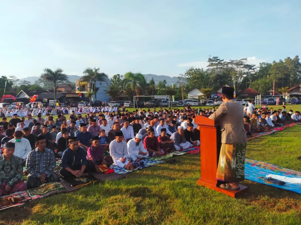 Shalat Idul Fitri di Trenggalek: Jangan Bernasib seperti Bal’am bin Ba’ura