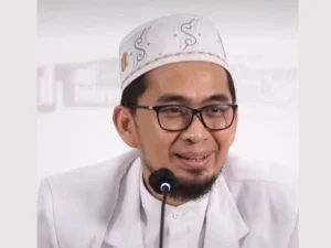 Ustadz Adi Hidayat Ceramah Sabtu Subuh di Surabaya