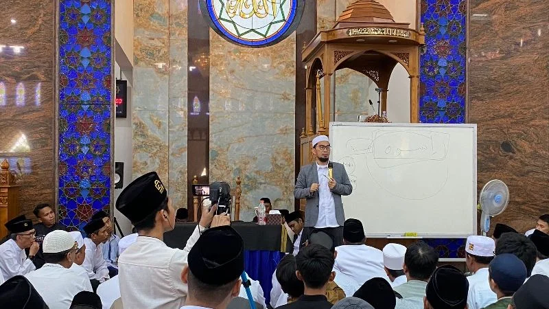 Tiga Keistimewaan Syaban Diungkap Ustadz Adi Hidayat