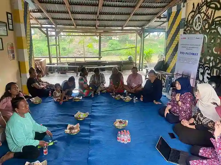 UM Surabaya Berdayakan Eks-Pekerja Seks Komersial lewat Program Pro-PathWay Digital (2)_11zon_11zon