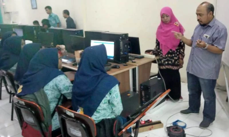 Pengabdian Masyarakat UMG Adakan Pelatihan Program Komputer ke Sekolah Muhammadiyah