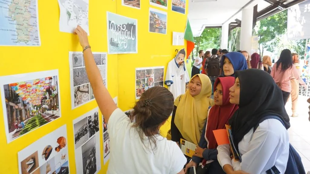 Pameran IRO UMM: Pengunjung Diajak Berkeliling Eropa