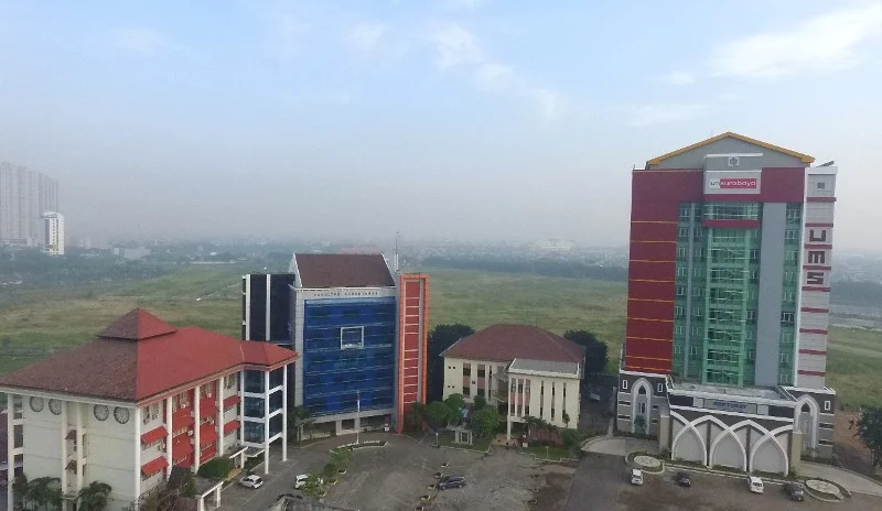 Beasiswa UMSurabaya untuk Anak Yatim akibat Covid